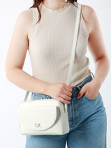 Cross Body Tas Ck Daily Calvin klein jeans Wit ck daily K611914-vue-porte