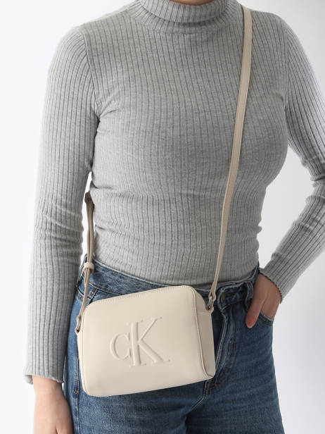 Cross Body Tas Sculpted Calvin klein jeans Beige sculpted K612726 ander zicht 1