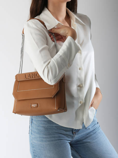 Cross Body Tas Ninon Leder Lancel Bruin ninon A13782 ander zicht 2