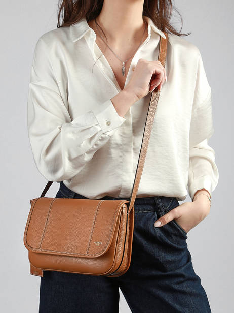 Cross Body Tas M Victoire Leder Lancel Bruin victoire A13992 ander zicht 1