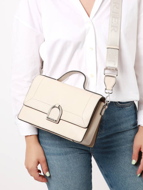 Cross Body Tas M Altesse Leder Etrier Beige altesse A10109 ander zicht 2